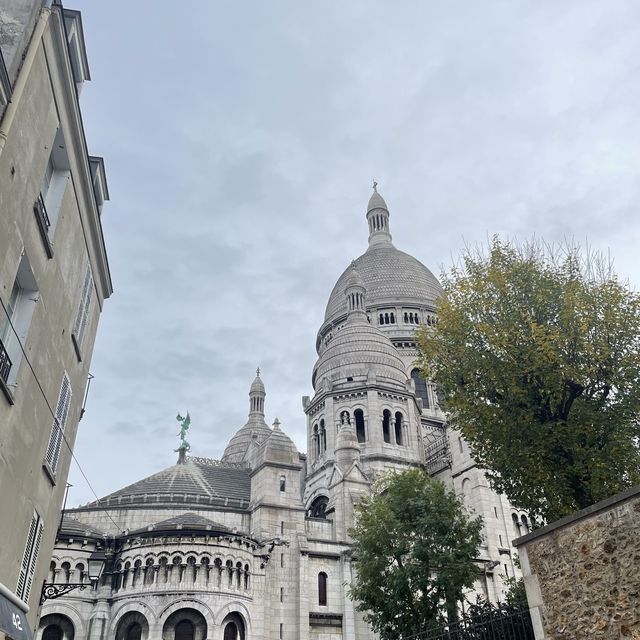 Montmartre Travel Guide