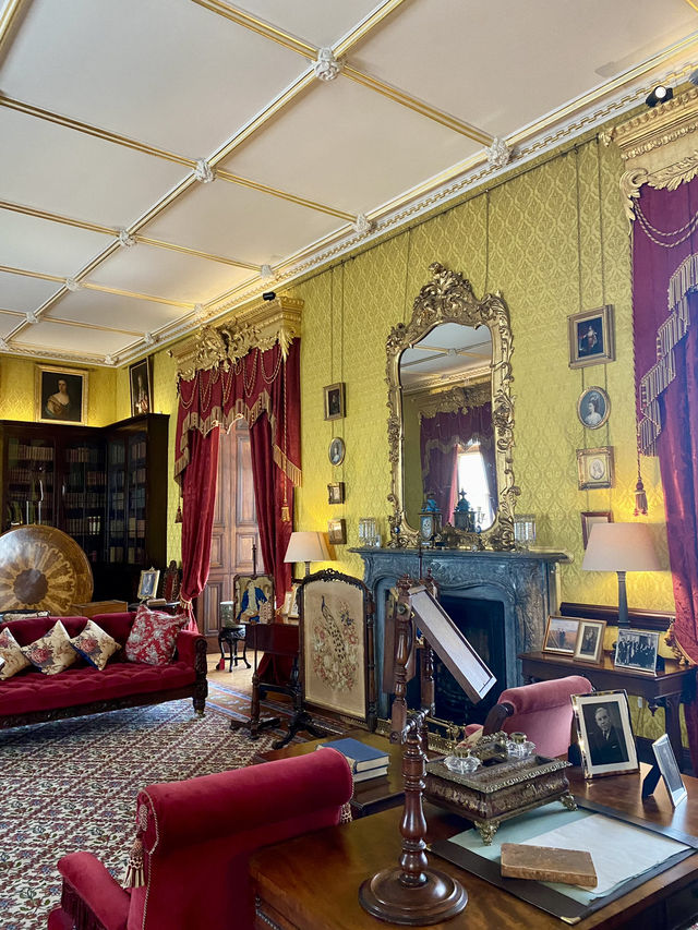 Kilkenny Castle: A Haven for Art Lovers 🎭🏰