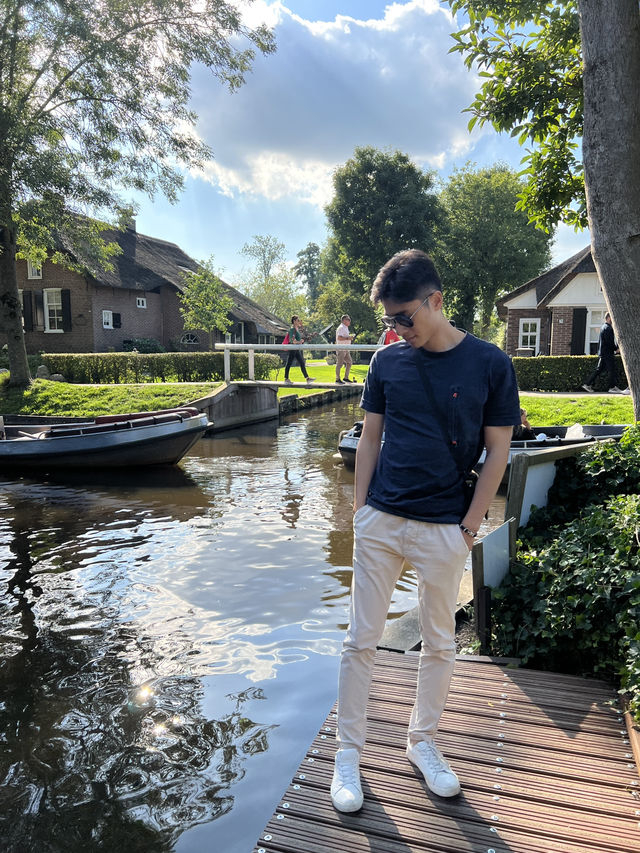 如詩如畫的水鄉之旅：荷蘭羊角村的自然風貌