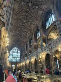 🇬🇧 約翰·萊蘭茲圖書館（John Rylands Library）📖