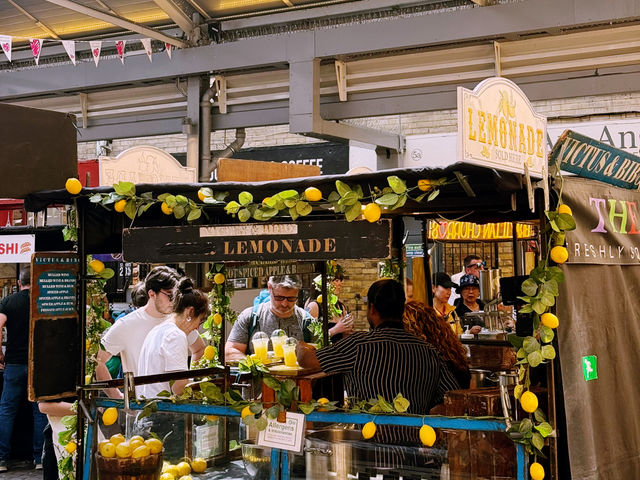 🛍️🚗 London’s Market Hop: From Greenwich to Borough by Ride-Share
