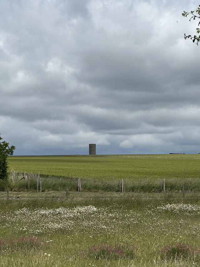 Discover Stonehenge: The Ancient Wonder of England 🏺🌿