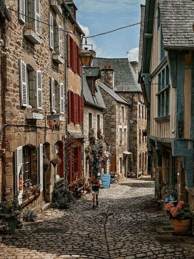 🏰 Stone Dreams by the River – Dinan, France