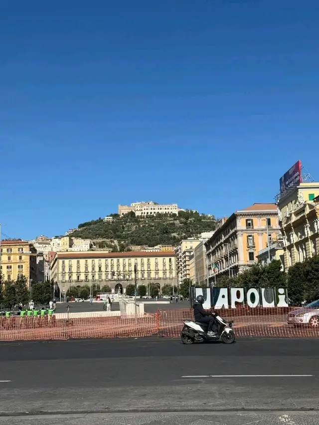 One Day in Napoli: A Whirlwind Adventure! 🍕🏰