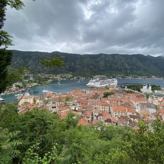 Средиземноморье с палубы круизного лайнера.