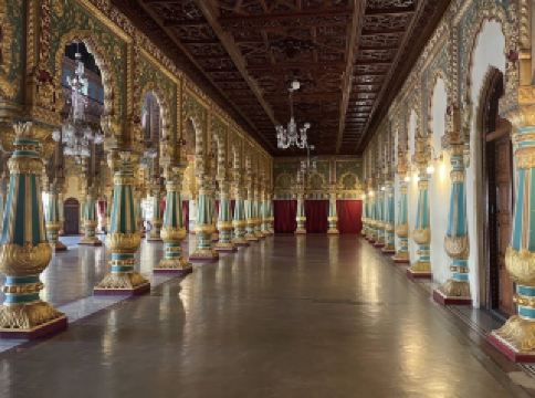 พระราชวังไมซูรูงดงามเป็นพิเศษในยามเย็น