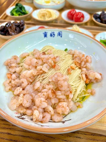 蘇州の絶品夏限定メニュー・海老まみれ麺（三虾面）！ | Trip.com 蘇州