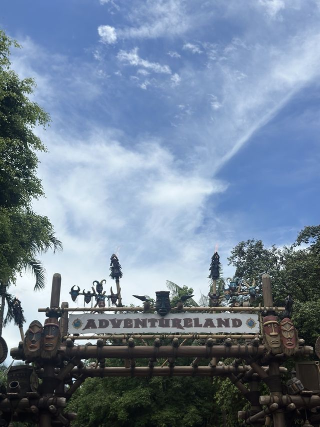 Adventureland at HK Disneyland🌿🌱🪵🌳