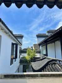 趣ある中国建築の中はオシャレカフェ「一尺花園」