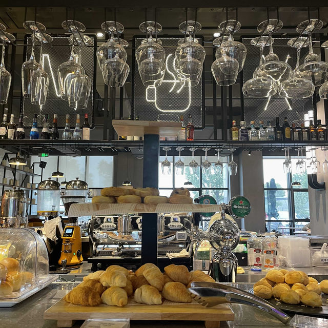 餐廳不大但很滿意的酒店早餐｜上海虹橋會展中心Moxy
