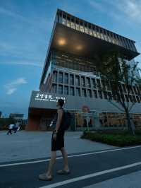 朵雲書院滴水湖上海人也可以讀書賞湖了