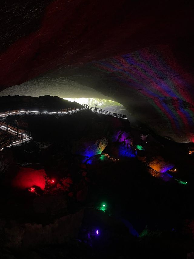 四川廣元川洞庵川北最大的高山天坑