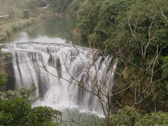 感受台版的尼加拉大瀑布∽十分瀑布公園