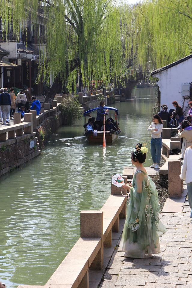 江南水鄉，水墨周莊