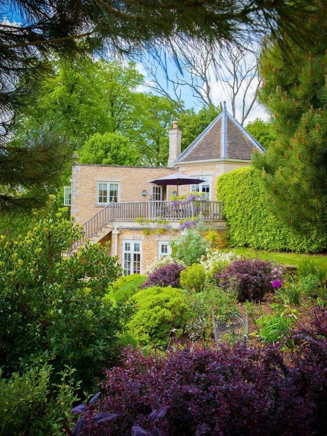 🌟 Luxe Sleeps in Hambleton! 🏨✨ Unwind in Style