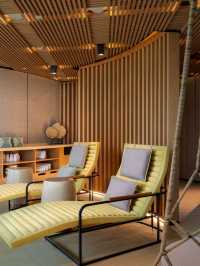 🌟 Phnom Penh's Posh Sleepover: Hyatt Regency! ✨