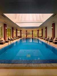 🏰✨ Srinagar's Splendid Stay: LaLit Grand Palace Review 🌄