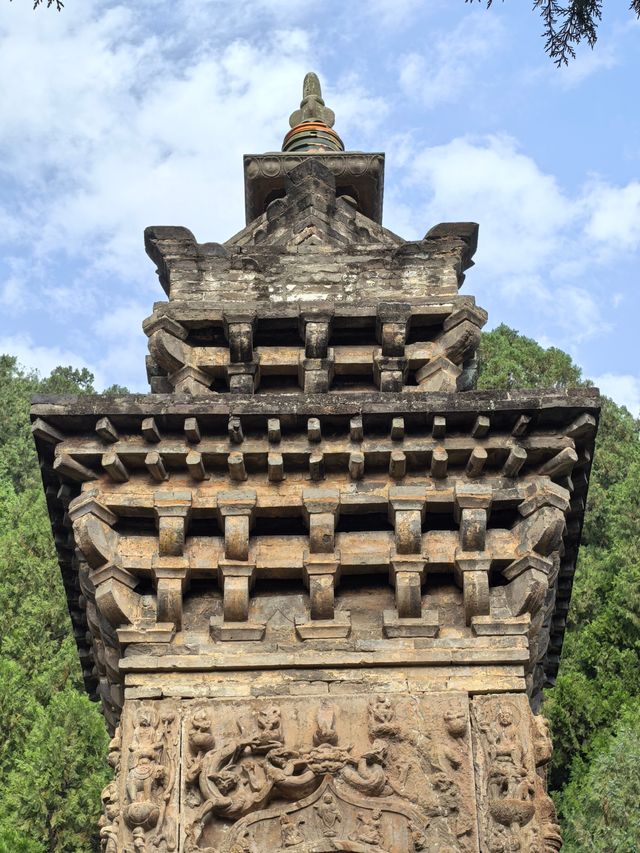 龍虎塔