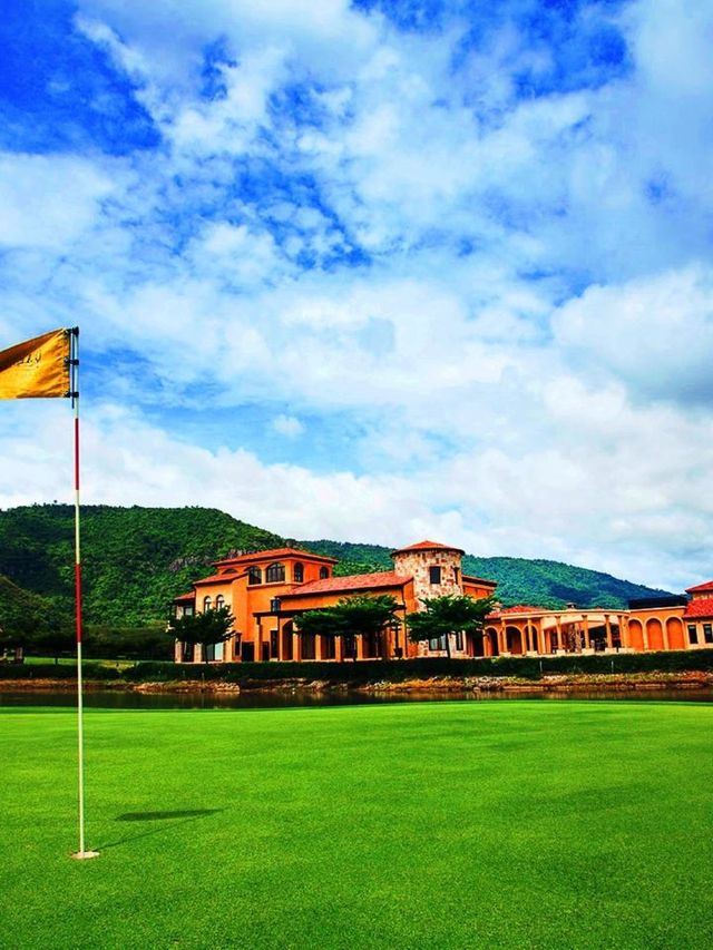 🌟 Italian Elegance in Thailand: Discover Toscana Valley! 🏞️