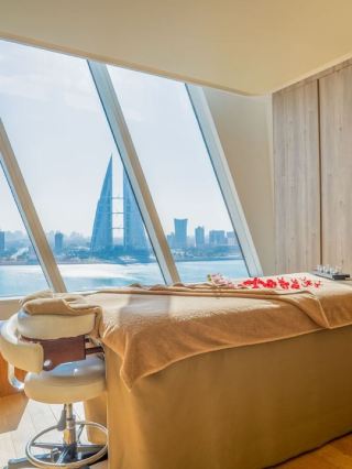 🌟 Manama's Marvel: Wyndham Grand Experience! 🌟
