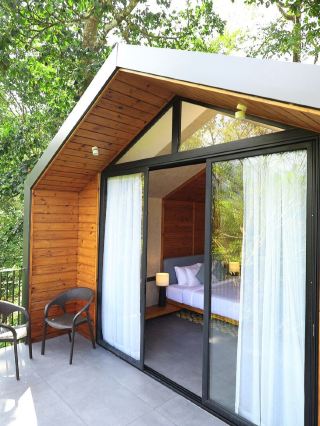 🌿🏨 Kerala's Hidden Gem: Luxurious Flora Vythiri Resort 🌟