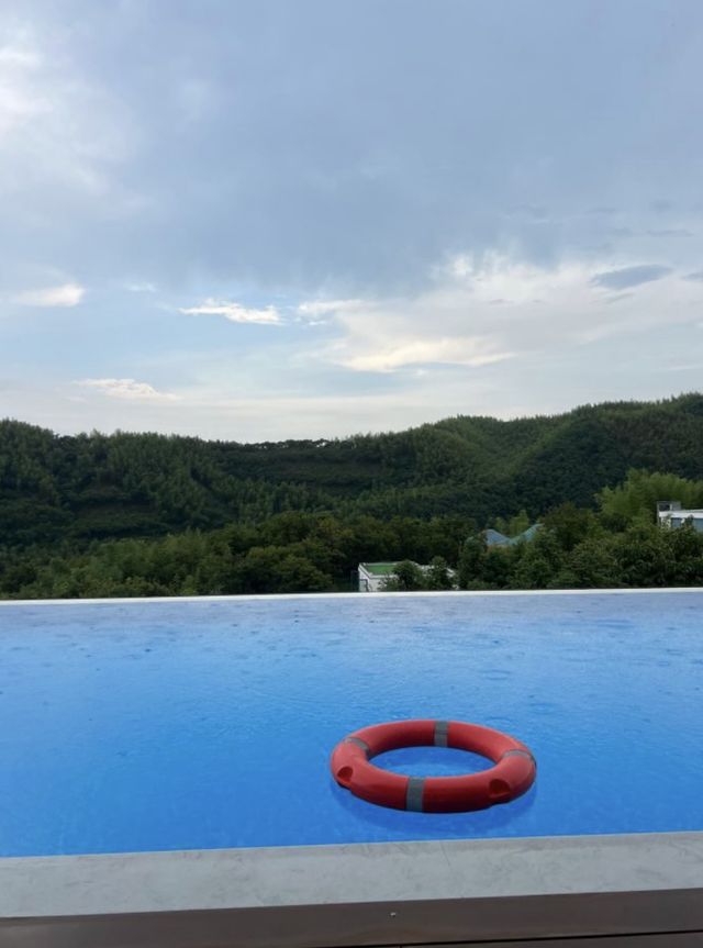 安吉大樂之野綠山牆店