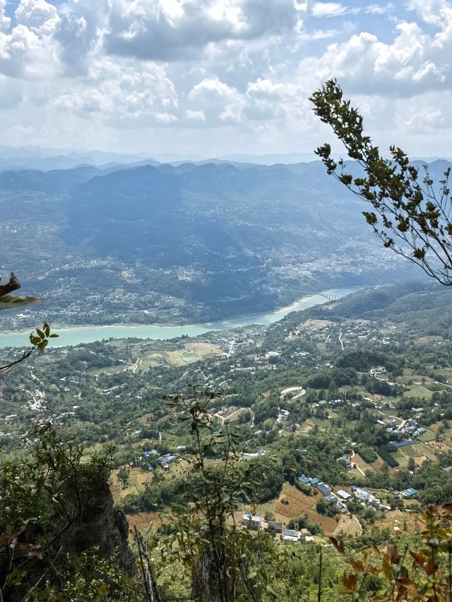 湖北建始縣黃鶴峰林。