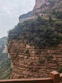 雲端漫步東太行 體驗丹霞奇觀。