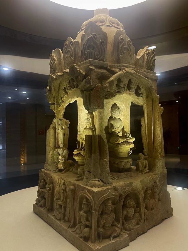 銅雀春深 曹衣出水｜鄴城考古博物館。