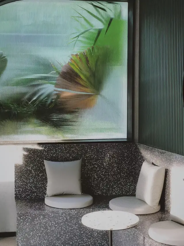 Kunming Hotel Review | Super photogenic hotel. 