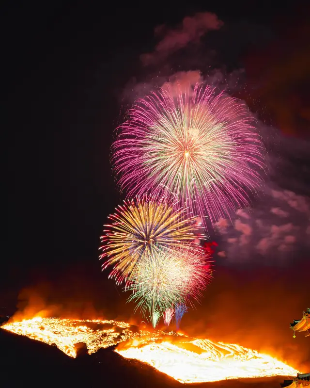一年僅一天的日本奈良·若草山燒山祭。
🇯🇵📢官方發佈：2025.1.25【日本奈良燒山祭】