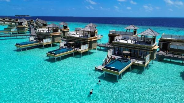 Discovering the Beauty of Velavaru Island in the Maldives