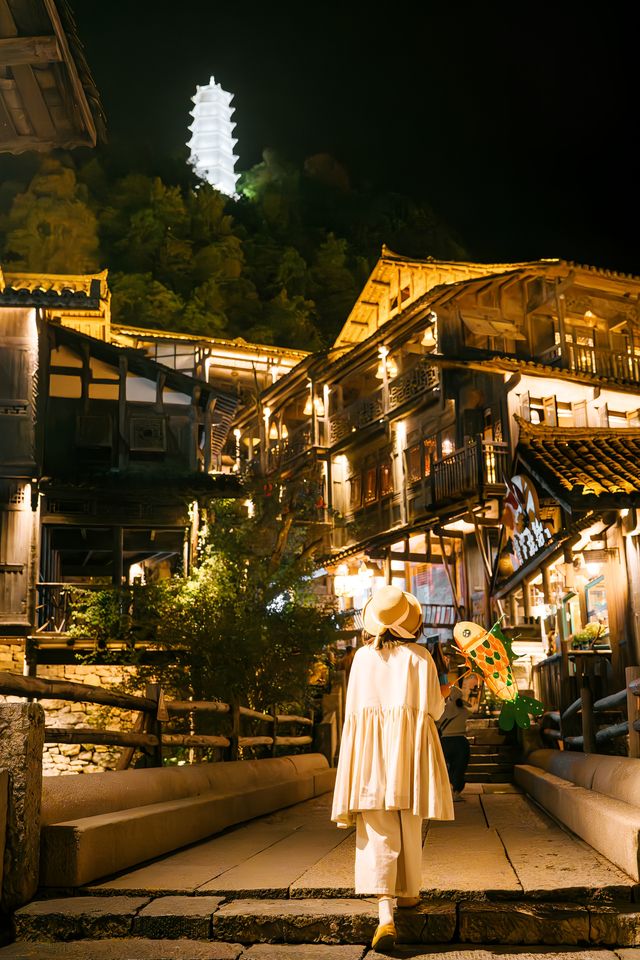 為了尋找千與千尋的漫畫夜景，我來了貴州！