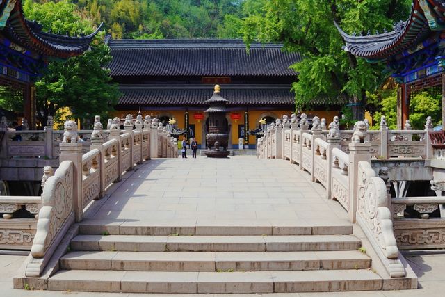 遊「三山一渡」，品「鎮江三寶」