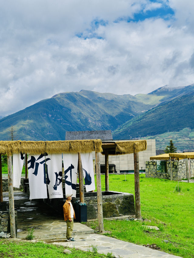 住進雲端！四姑娘山·天空之城懸崖酒店靚到窒息！