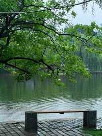 晴翠湖不如雨翠湖