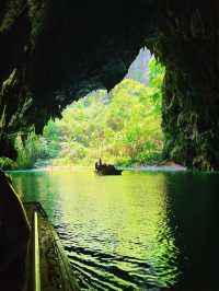 廣西河池·闖入現實版《千與千尋》溶洞仙境