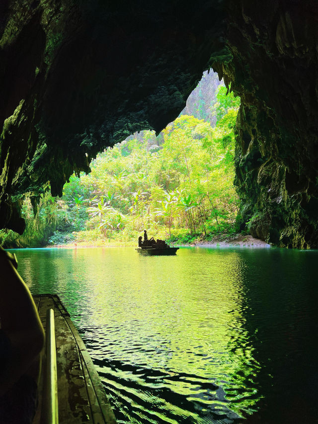 廣西河池·闖入現實版《千與千尋》溶洞仙境 廣西河池·闖入現實版《千與千尋》溶洞仙境