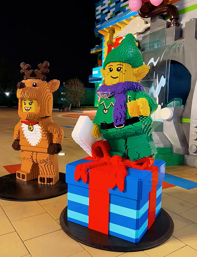 上海樂高樂園聖誕季巨嗨10米高聖誕樹超美！