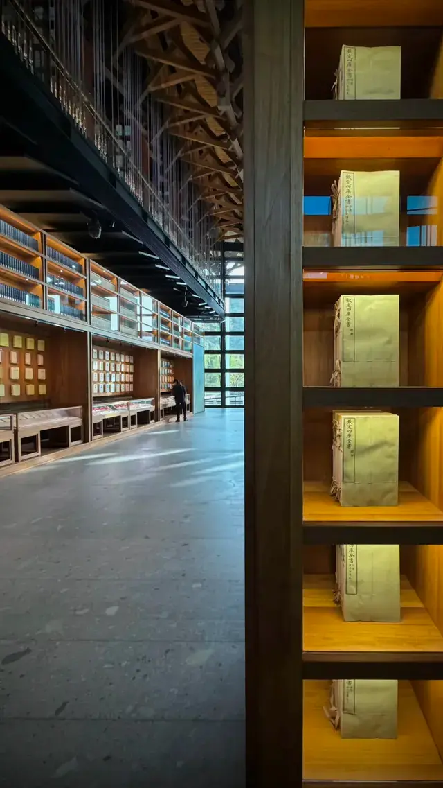 用雨過天青雲破處來描摹的宋之色