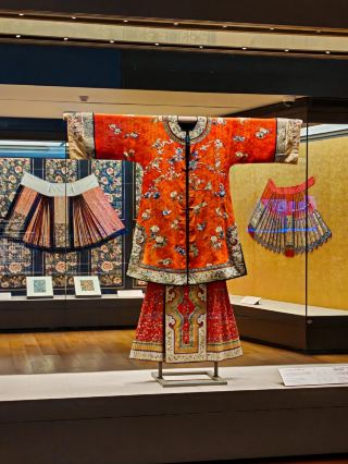 Appreciation of the Aesthetic Form of the Mamian Skirt