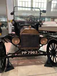 A Must-See Science Museum with Great Exhibits but Crowded Spaces