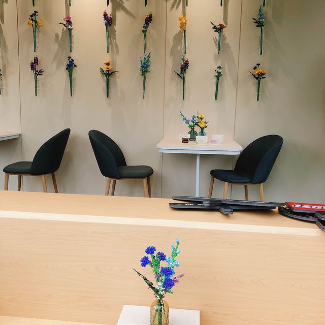 浪漫🈵️屋·樂高「花」現愛咖啡屋📍 Eslite Xinyi Store 誠品信義店
