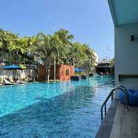 ว่ายน้ำคลายร้อน ใน pool access ใจกลางหัวหิน! 