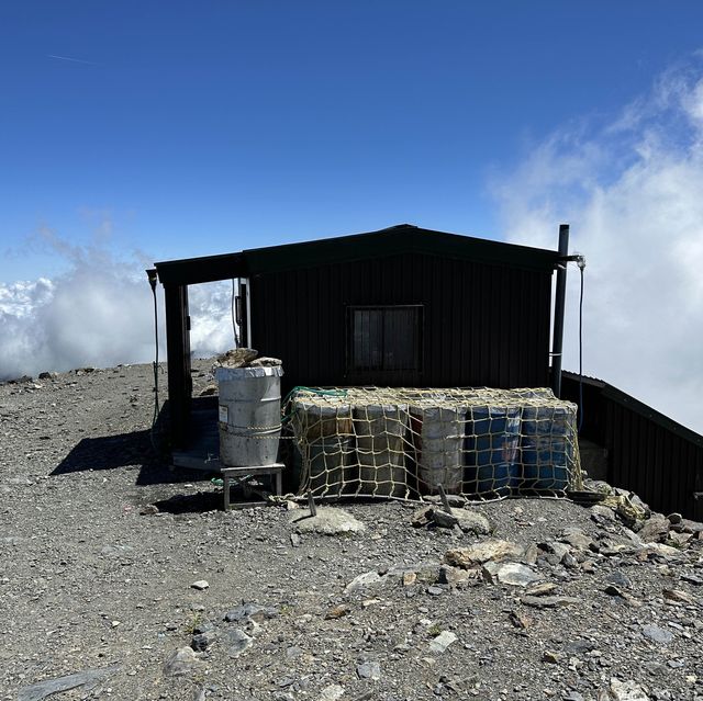 【山梨】頂上まであと少し！北岳肩の小屋
