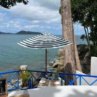 The reef คาเฟ่ฟีลซานโตรินี่ ภูเก็ต
