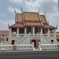 วัดกัลยาณมิตรสุดงดงาม ติดริมแม่น้ำ!!