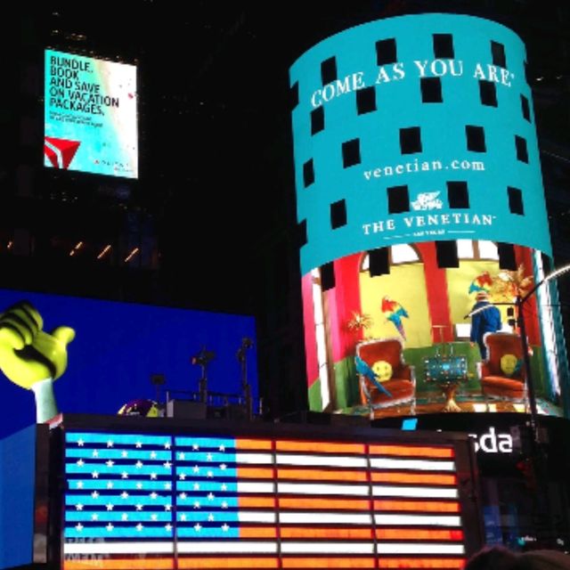 EMPiRE STATE BILL  BROADWAY  NEW YORKTIME'S SQUARE