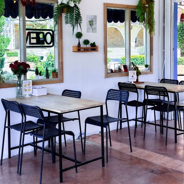 Jintana cafe คาเฟ่ ที่ Verona ทับลาน