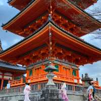 夕陽夜影清水寺，日落前參觀一次賞兩景。
